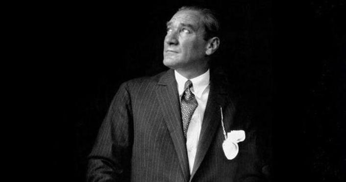 Mustafa Kemal Atatürk portresi - Türkiye Cumhuriyeti'nin kurucusu